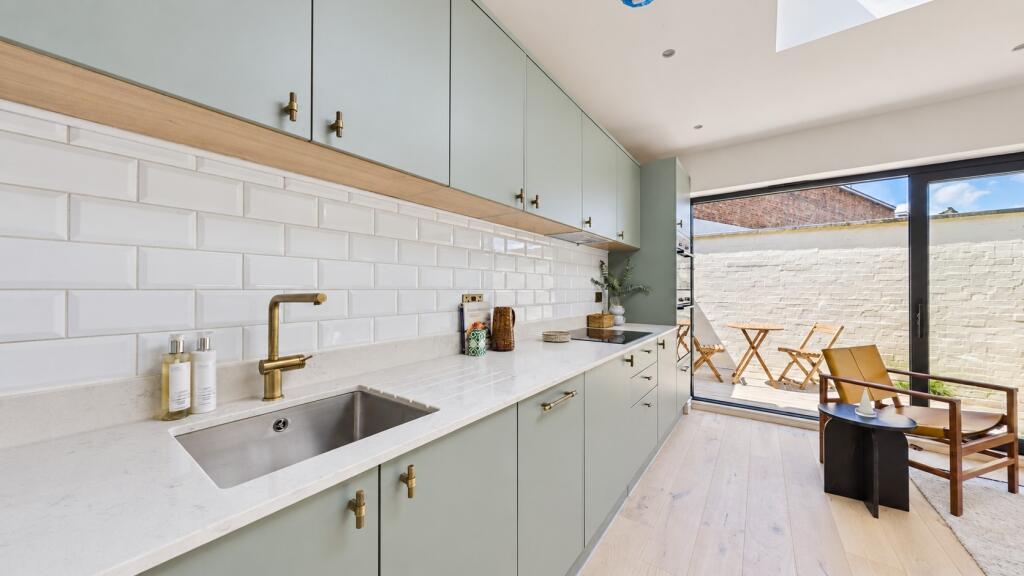 Apartment in London - View 5