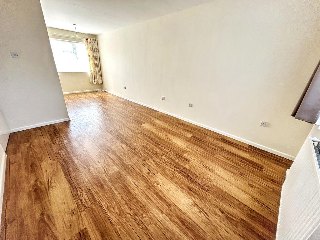 Falcon Court, Great Yarmouth photo 4