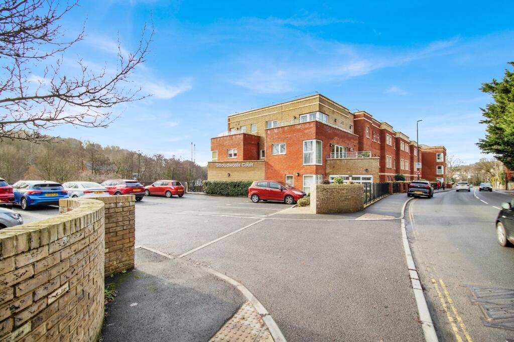 Main image of property: Cainscross Road, Stroud, Gloucestershire, GL5