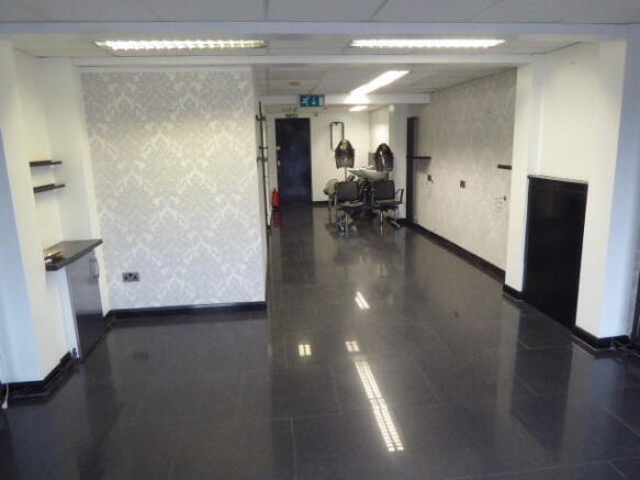 RETAIL SALON