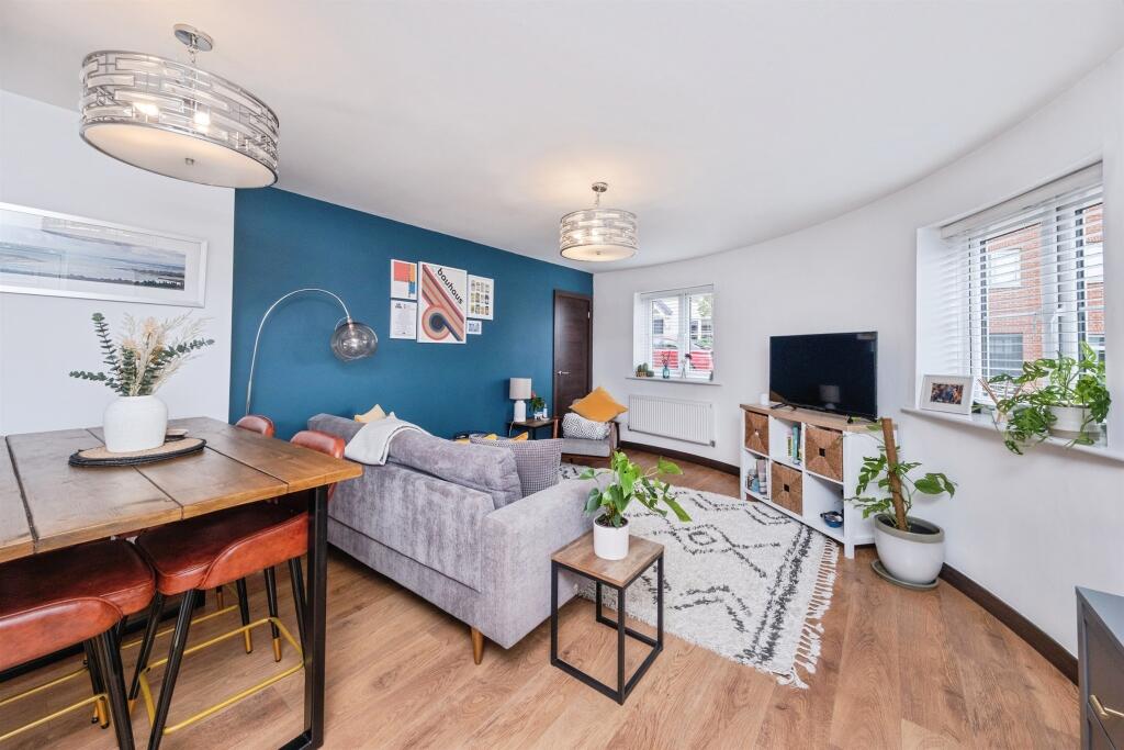 Apartment in Milton Keynes - View 5
