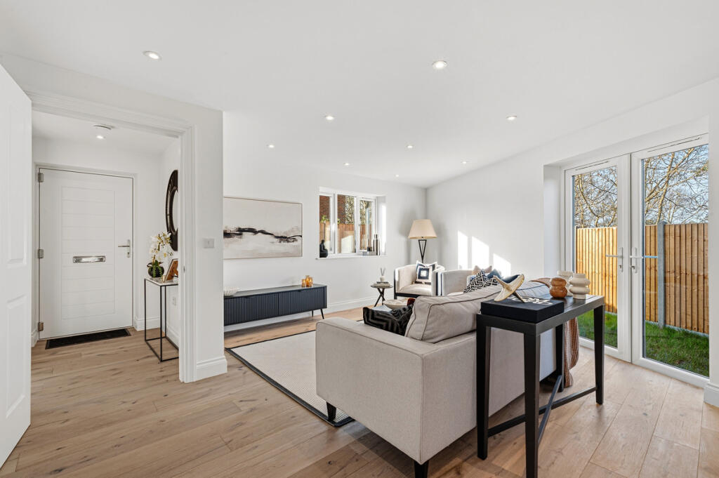 3 bed detached - Blair Avenue, Esher, KT10 image 5