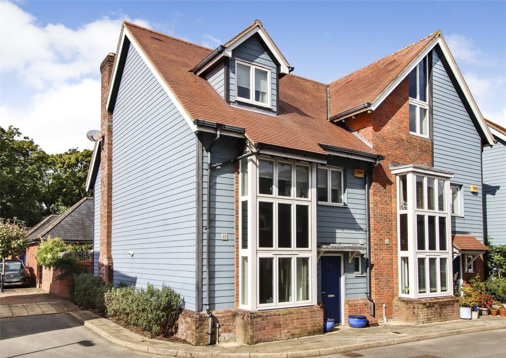 Londesborough Place, Lymington, Hampshire, SO41 photo 4