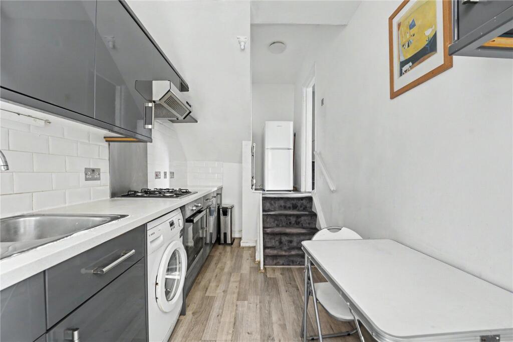 Apartment in London - View 5