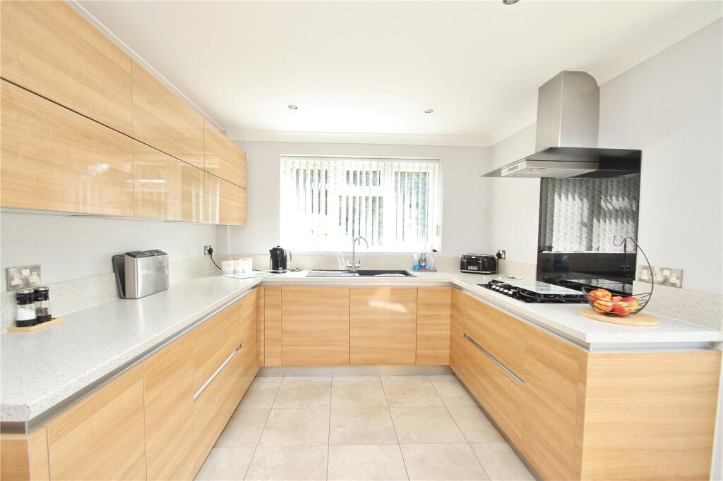 The Oaks, Verwood, Dorset, BH31 photo 3
