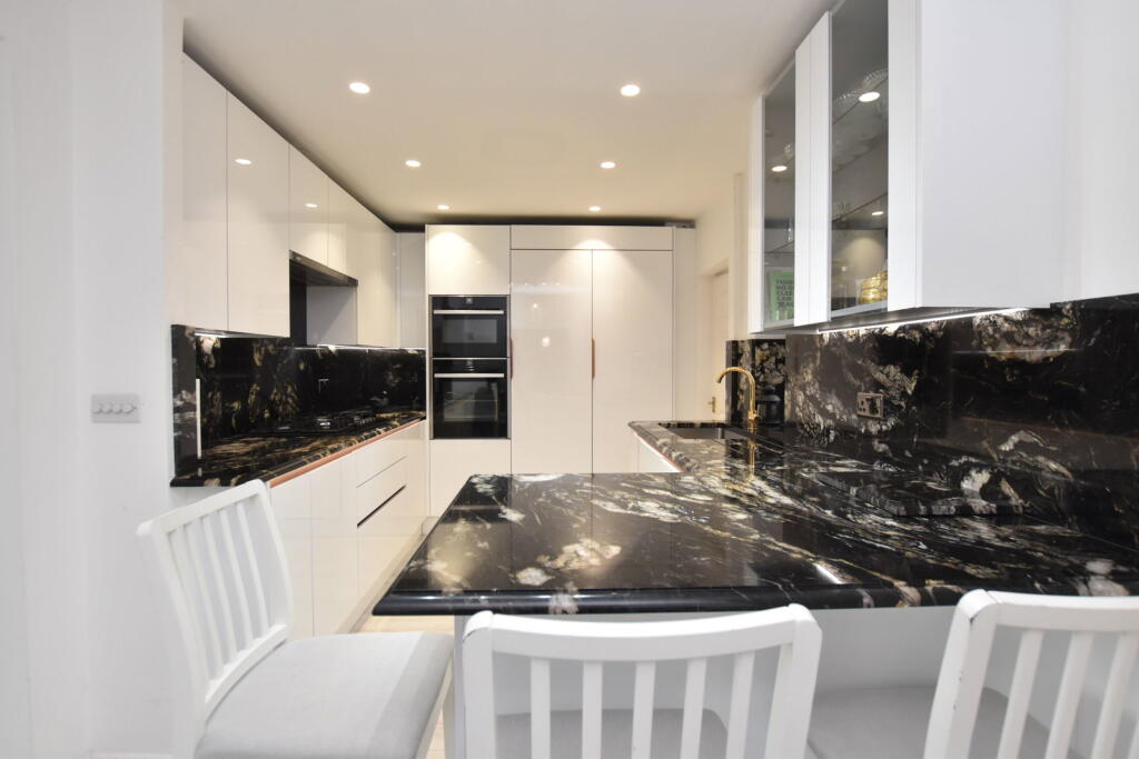 House in Wirral, Woodchurch Green - View 4