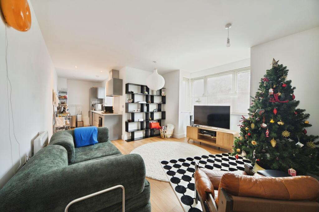 Main image of property: 113 Bullsmoor Lane, Enfield, EN3