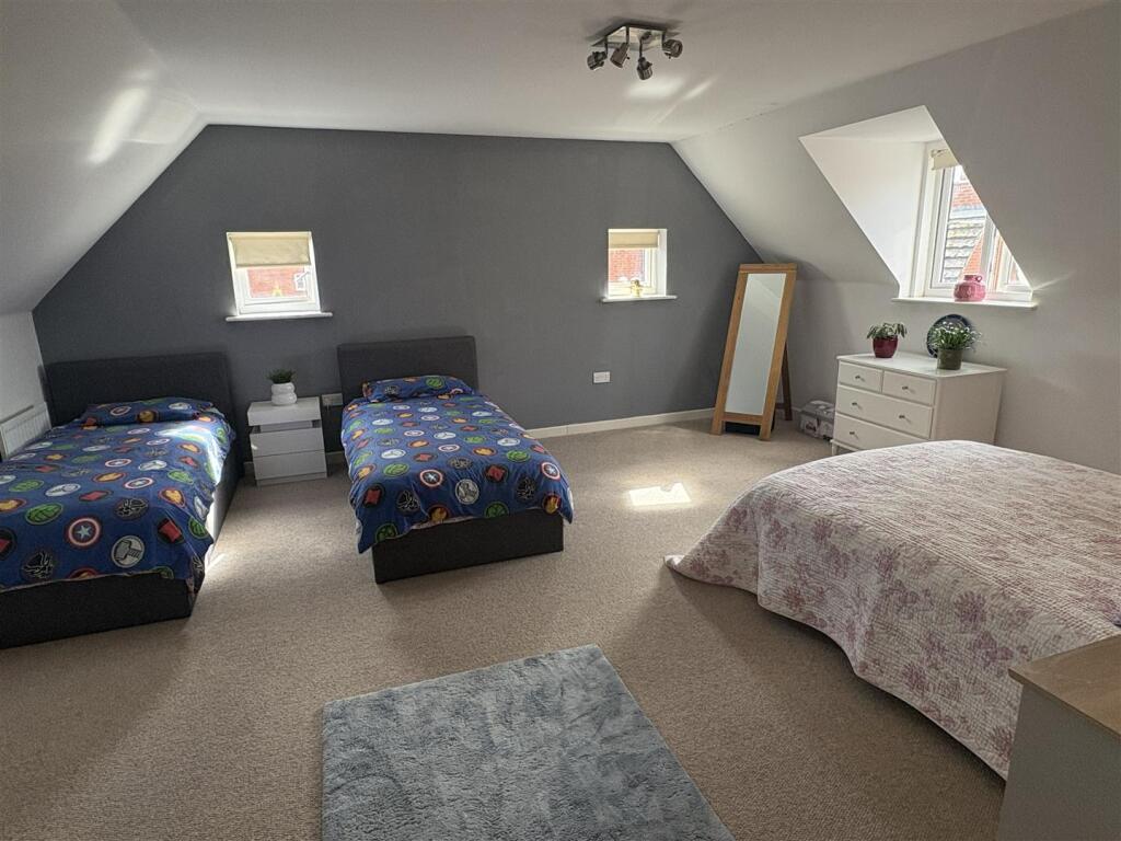 House in Gloucester - More