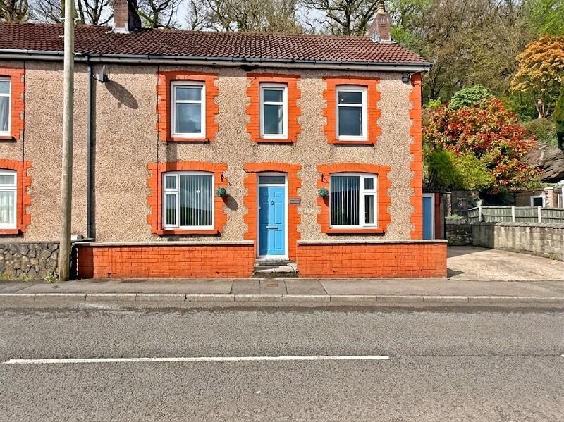 Main image of property: Siop Y Coed, Tonteg, Pontypridd, Rhondda Cynon Taff. CF38 1LL