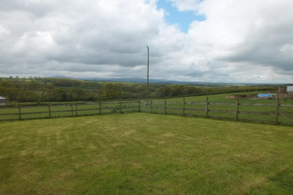 House in West Devon, Broadwoodkelly - More