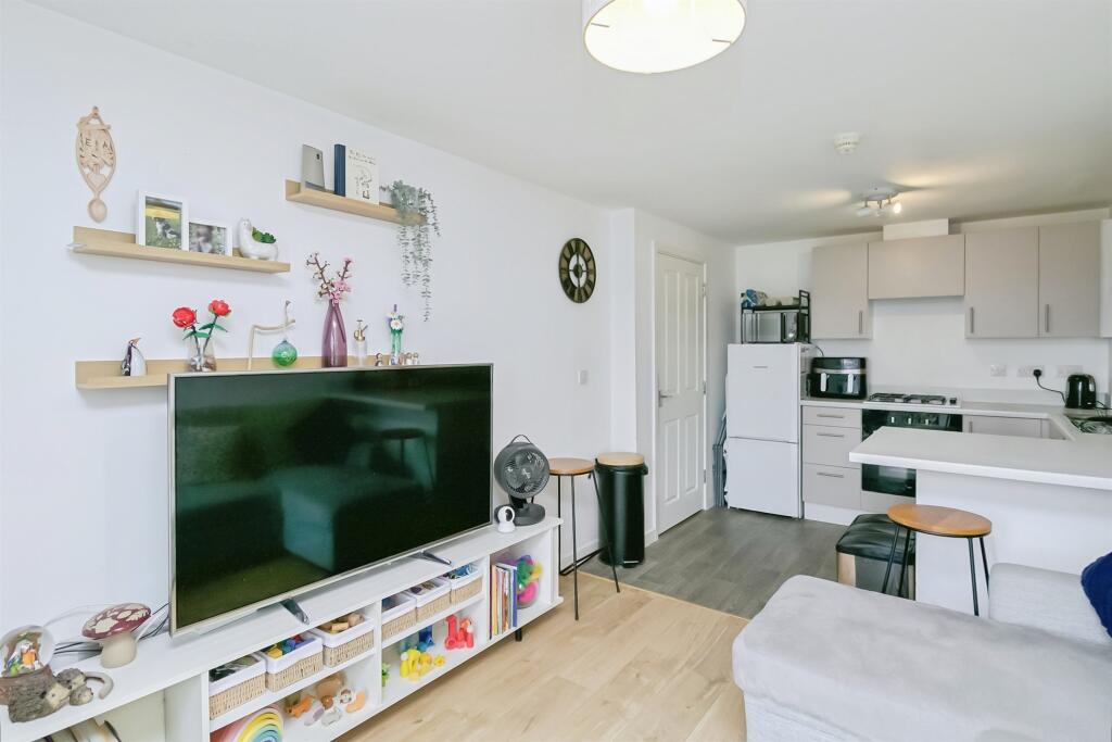 Apartment in Barry - More