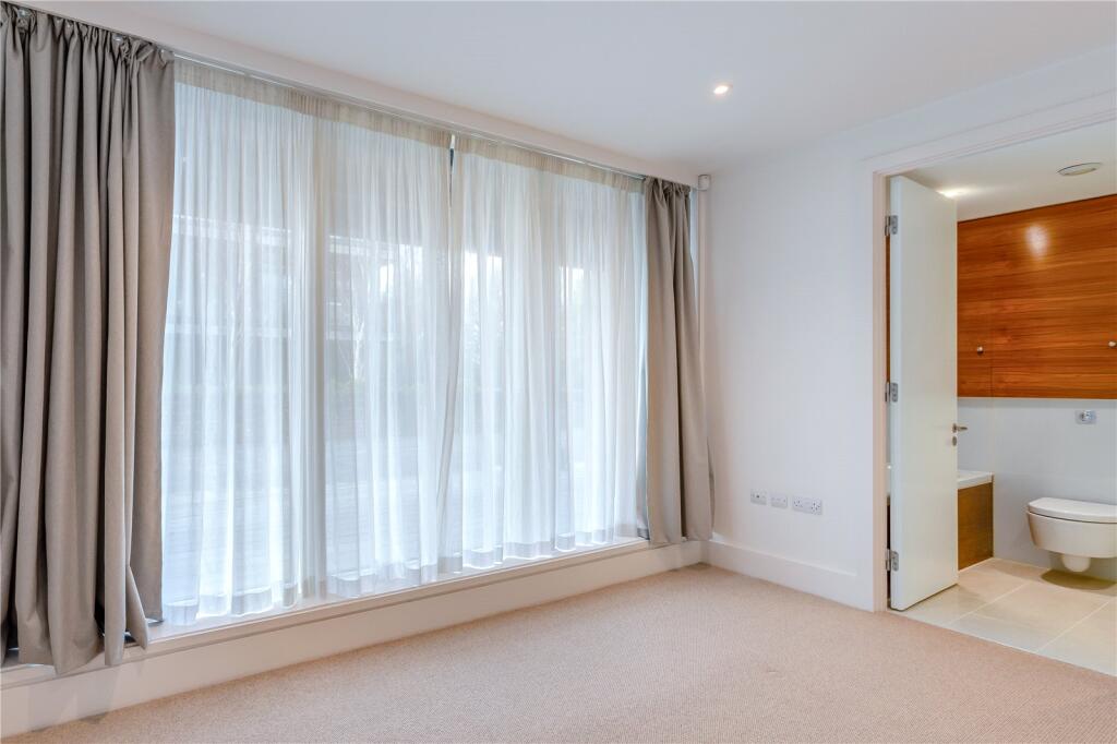 Apartment in Cambridge, Petersfield - View 5