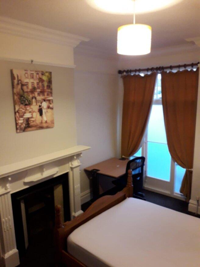 House in Wolverhampton, Tettenhall - View 4