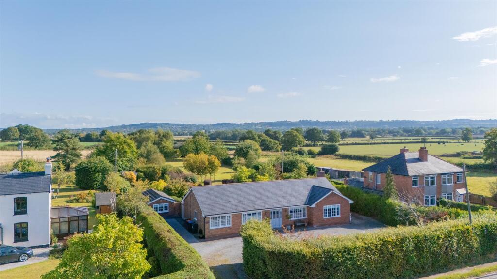 3-bed bungalow on Tarporley Road, Tarvin, £725,000
