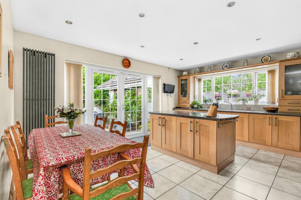 Nashgrove Lane, Wokingham photo 3