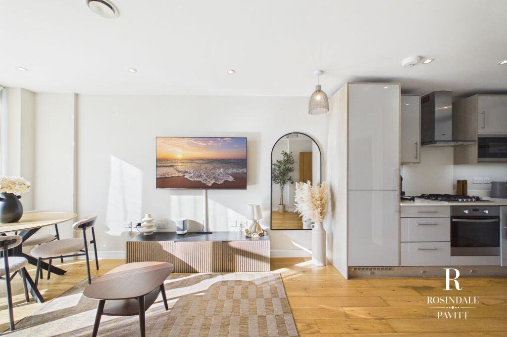 Apartment in Sutton - View 5