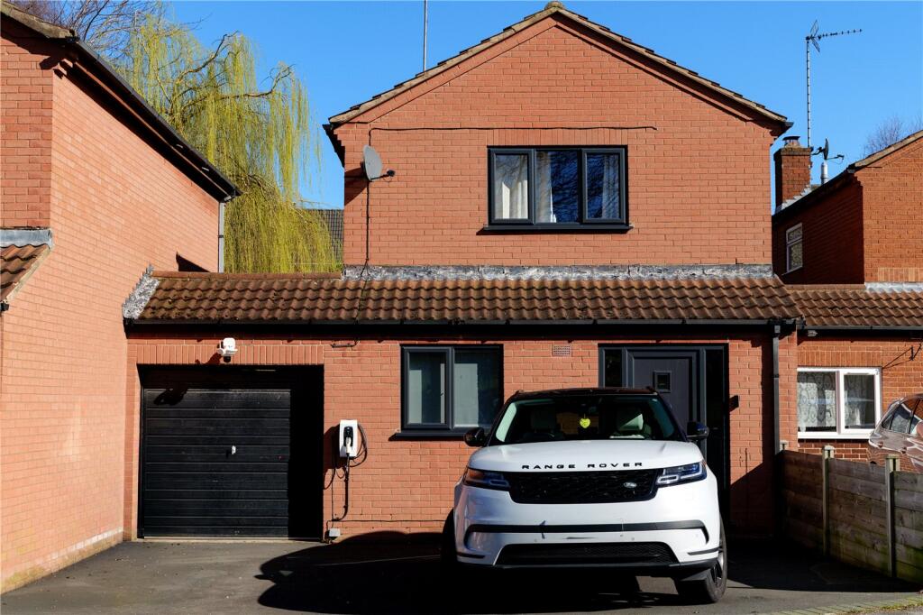 Main image of property: Curzon Close, Rainworth, Mansfield, Nottinghamshire, NG21