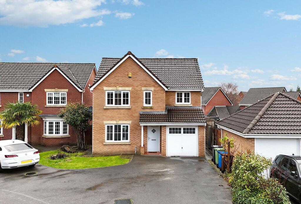 4-bed detached on Wessex Drive, Wigan, WN3 4JJ, £300,000