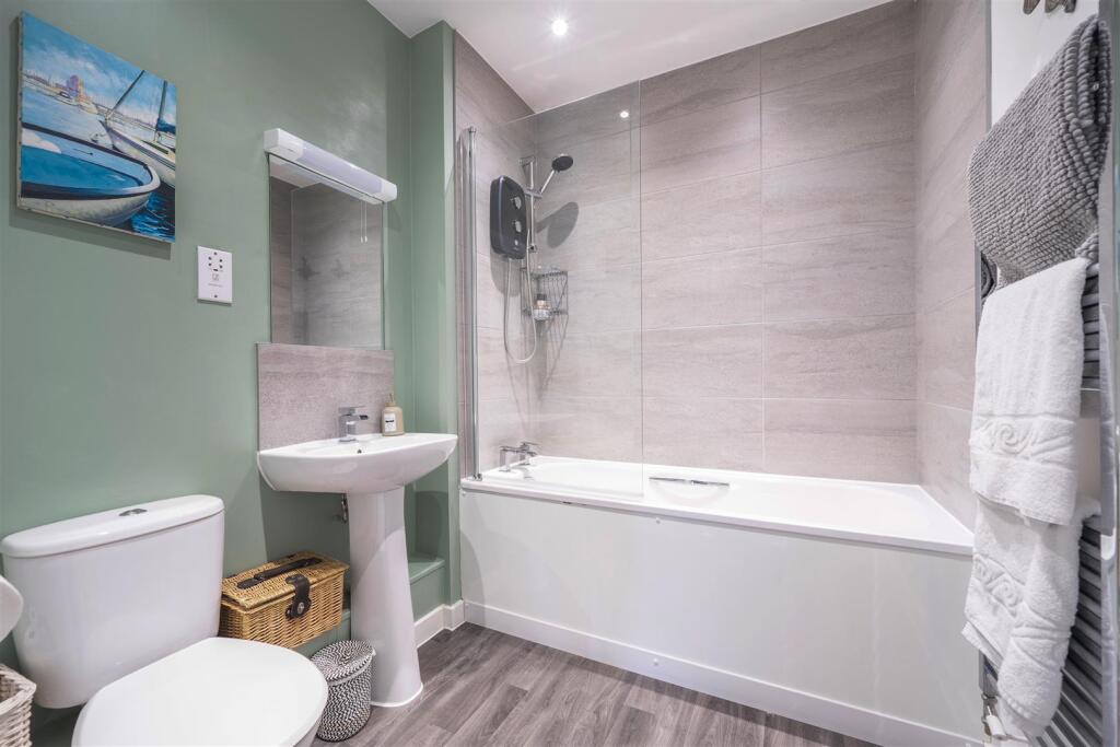 Apartment in Tonbridge - More