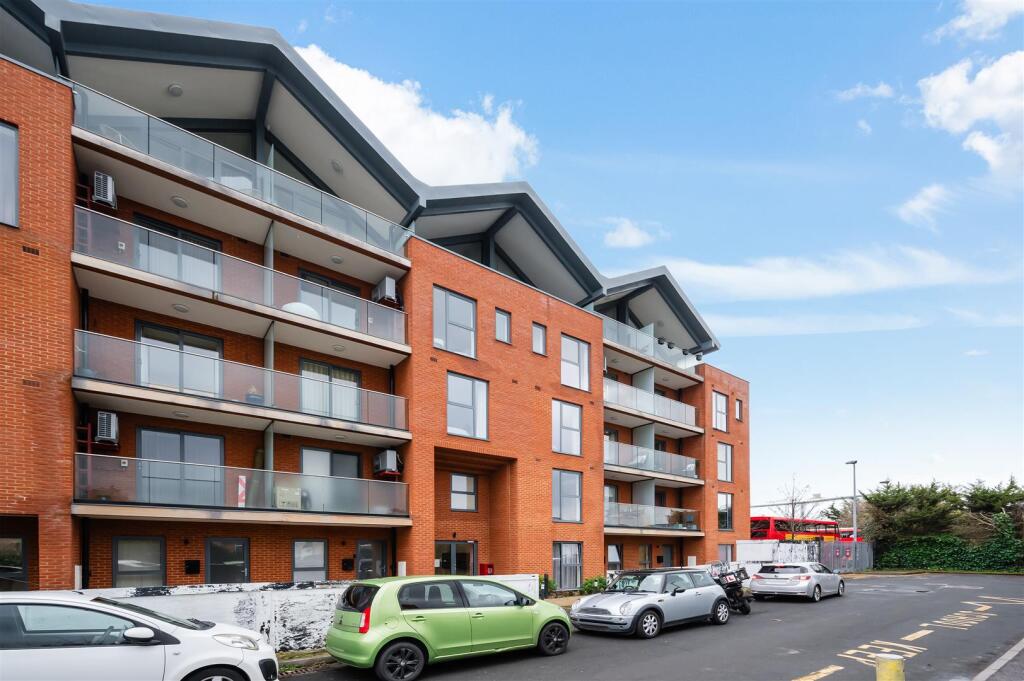 Main image of property: East Road, Colliers Wood