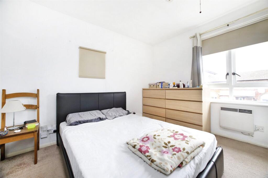 1 bedroom end of terrace house for rent