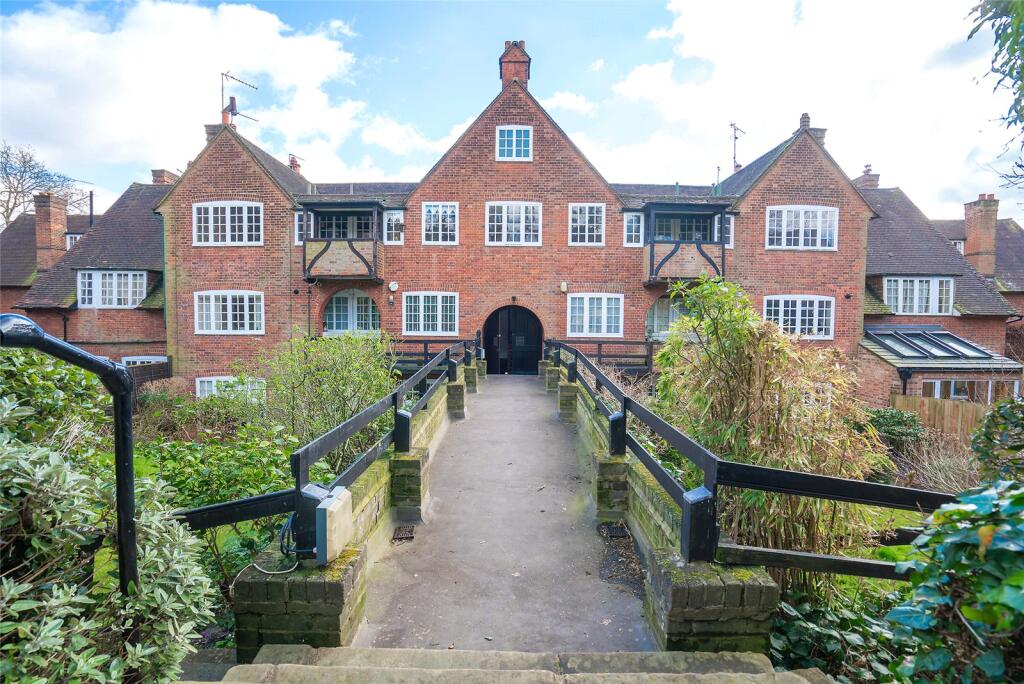 Main image of property: Rookfield Close, London, N10