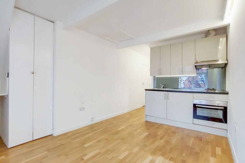 Studio flat for rent