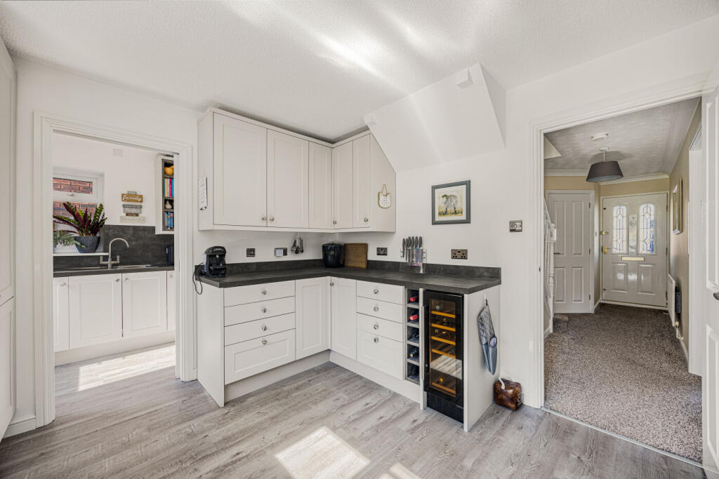 Godiva Road, Leominster, Herefordshire, HR6 8TB photo 4
