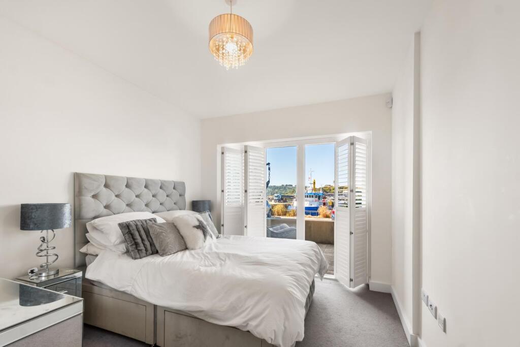 Apartment in Plymouth, Millbay - More
