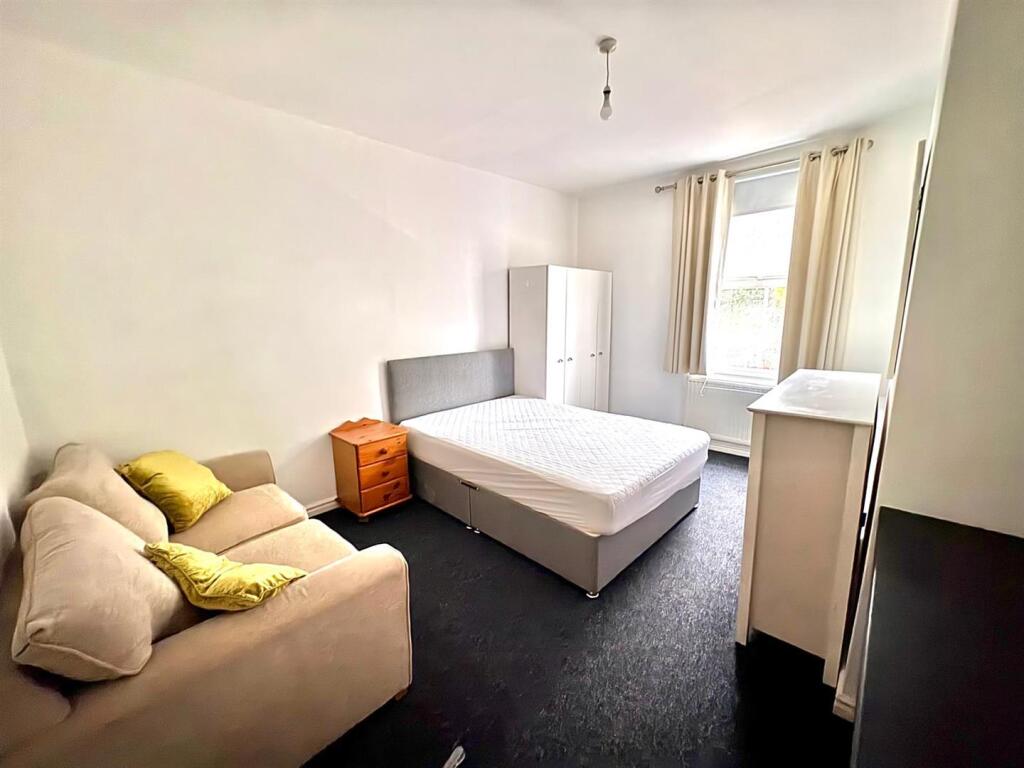 House in Sheffield - View 3