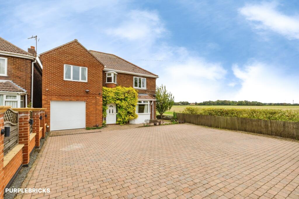House in Lincoln - View 2