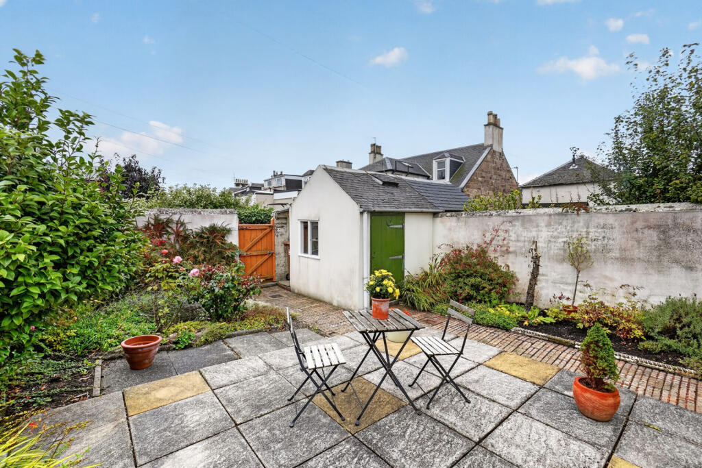 Apartment in Kilmarnock - View 2
