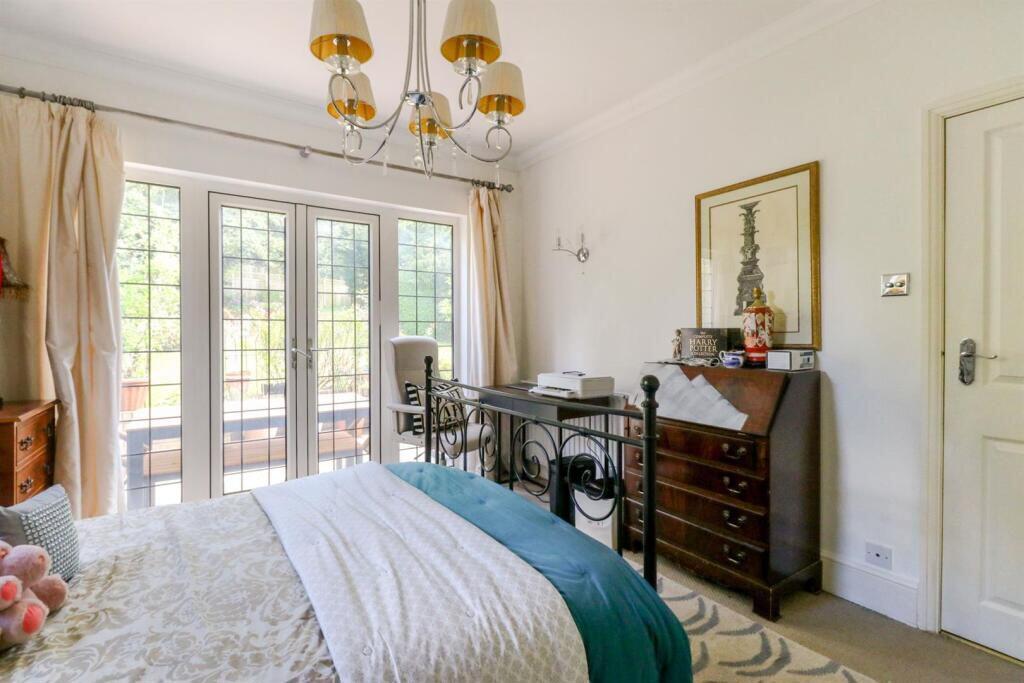 Additional image 16 of Georges Wood Road, Brookmans Park 