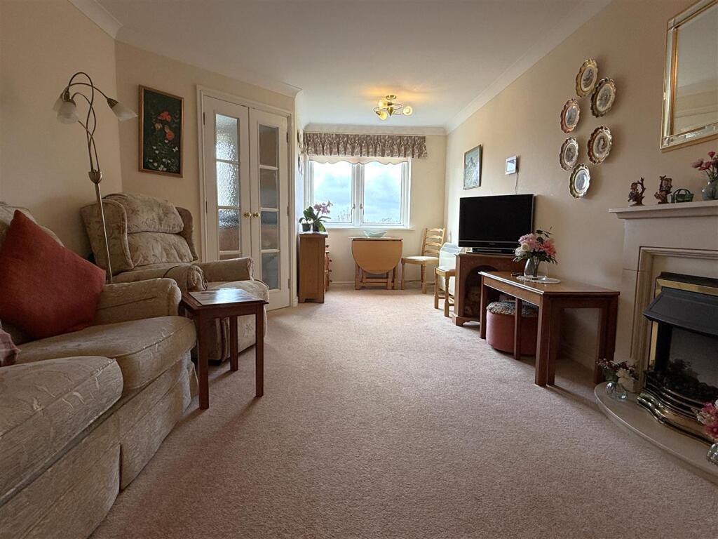 Apartment in South Staffordshire, Wombourne - View 3