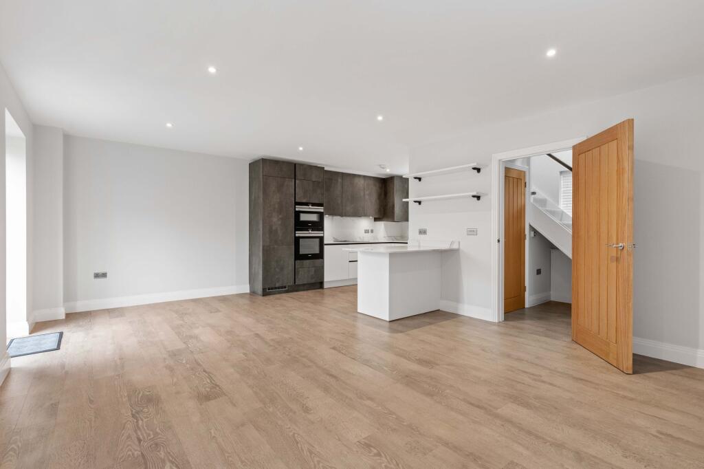 House in East Hertfordshire, Hockerill, Bishop's Stortford - View 2