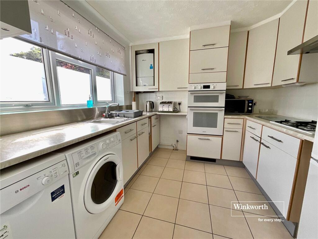 Wortley Road, Highcliffe, Christchurch, Dorset, BH23 photo 2