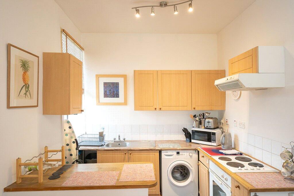 Apartment in Edinburgh - View 5