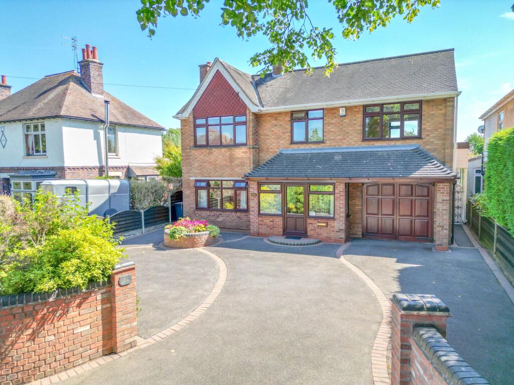 Main image of property: Higham Lane, Nuneaton, CV11