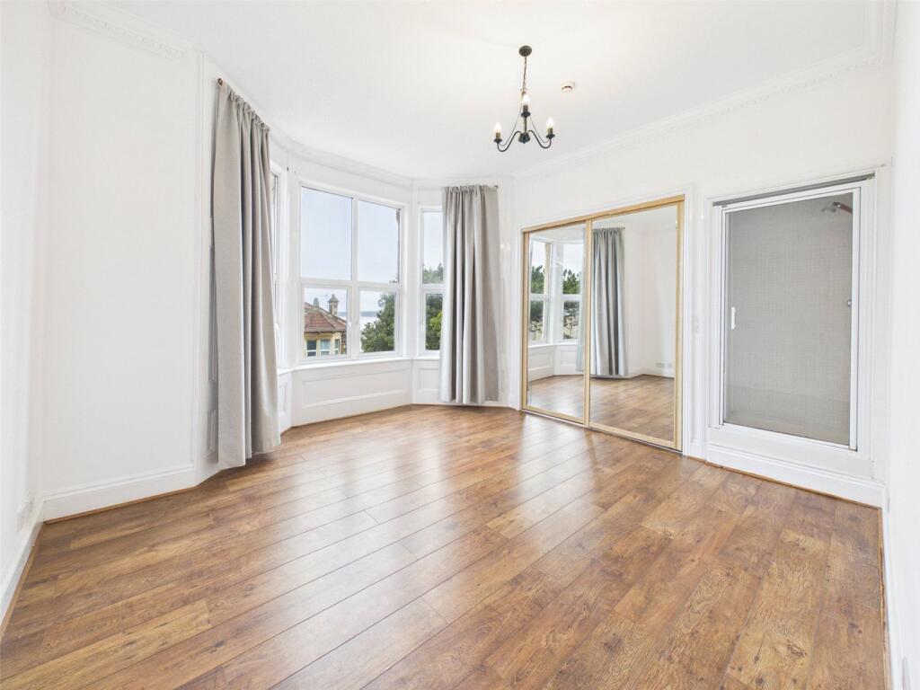 Apartment in Bristol - More