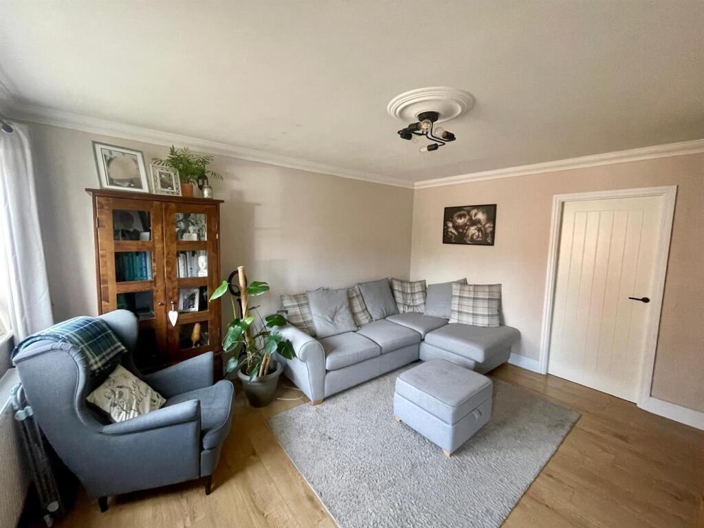 Station Court, Hornsea photo 3