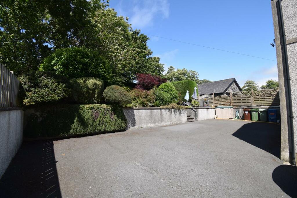 High Street, Criccieth photo 3