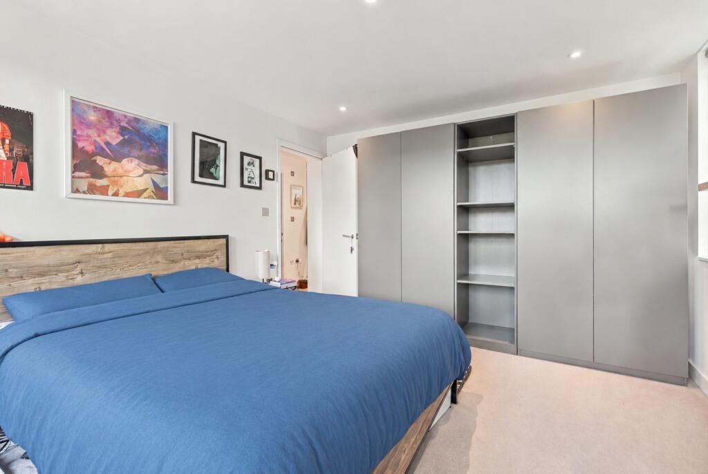 Apartment in London - More