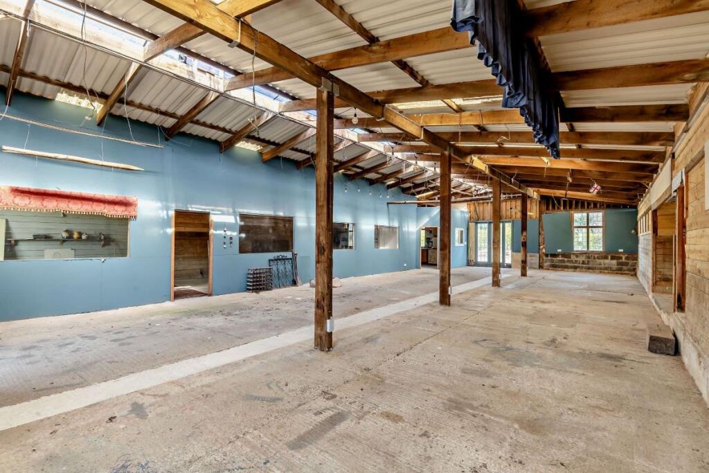 Didbrook Fields Farm, Didbrook Fields, Toddington, Cheltenham, Gloucestershire, GL54 5PE - More