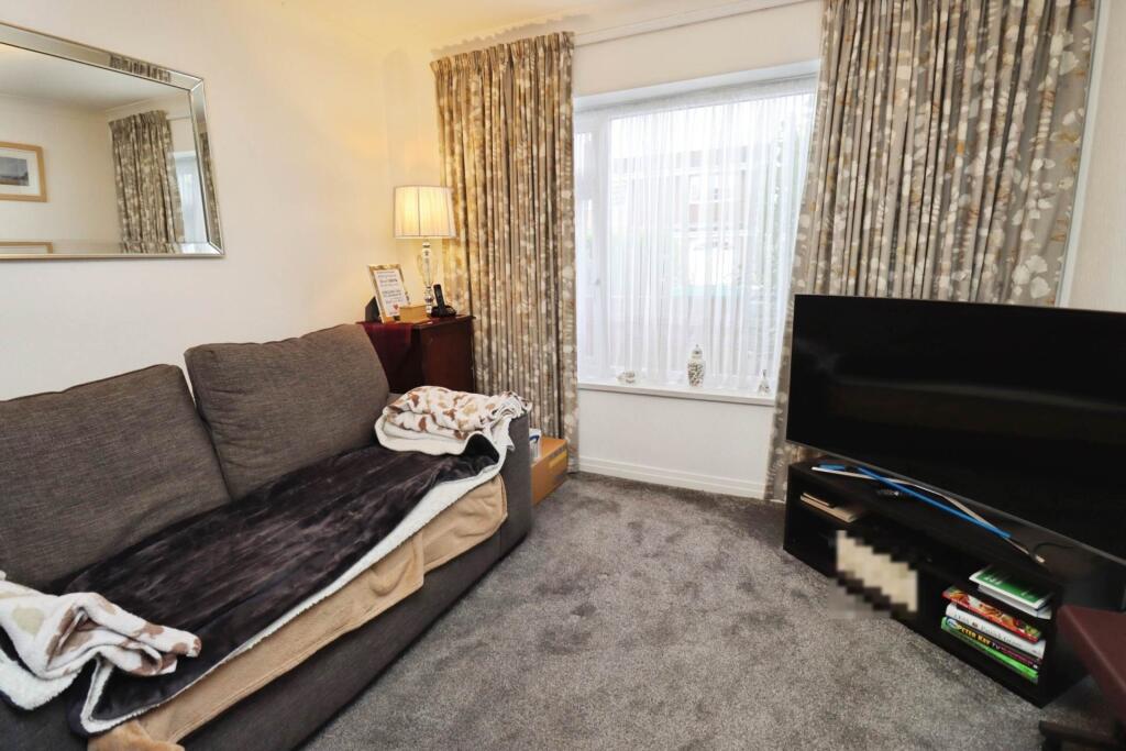 House in Wirral, Liverpool City Region - View 5