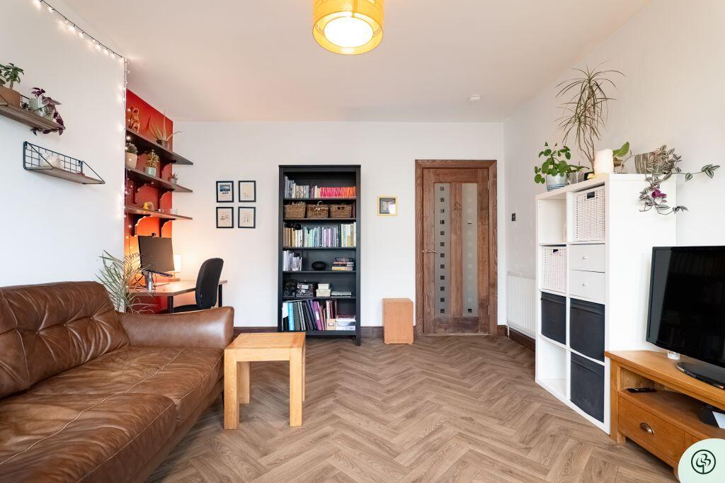 Apartment in Paisley, Renfrewshire - View 5