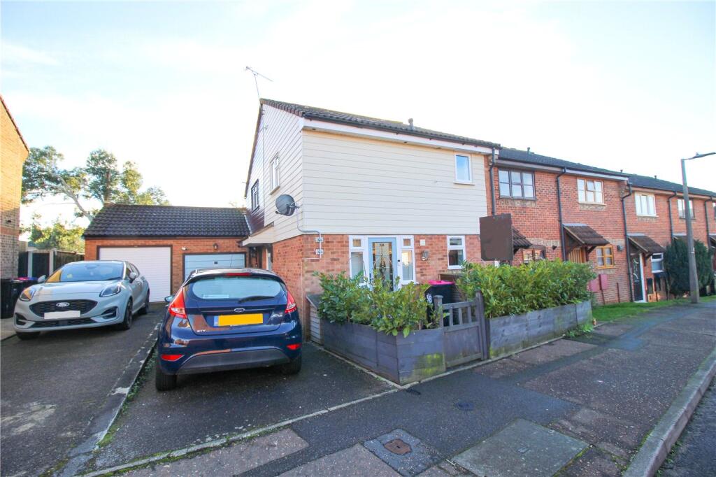 Main image of property: Suffolk Avenue, Leigh-On-Sea, Southend-On-Sea, SS9