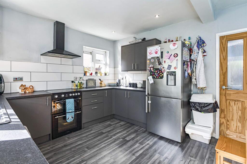 Eastfield Road, Eastfield, Wolverhampton - View 3