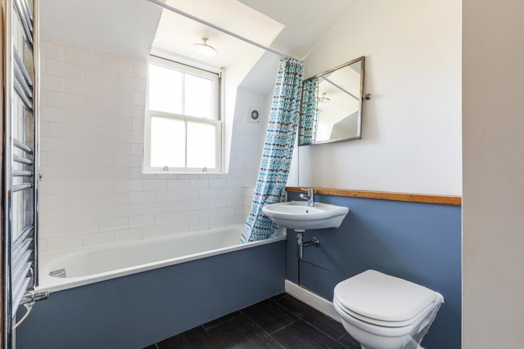 Apartment in London - View 5