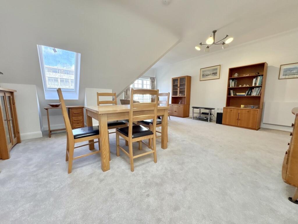 Apartment in Poole, Parkstone - More