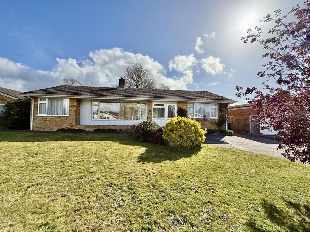 Main image of property: Glenavon Road, Highcliffe On Sea